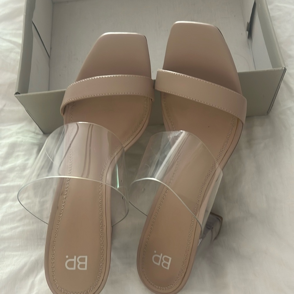NEW IN BOX BP clear heal and clear strap shoes in Blush